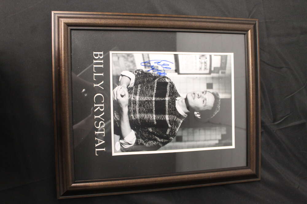 Billy Crystal Signed 11x17 Photo Framed Matted Jsa Coa Jb2283